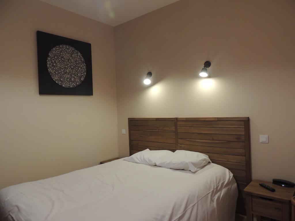 Hotel Des Alpes Le Bourg-dʼOisans Pokoj fotografie