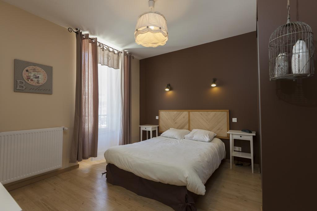 Hotel Des Alpes Le Bourg-dʼOisans Pokoj fotografie